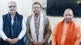भूपेंद्र सिंह चाैधरी, पंकज चाैधरी और मुख्यमंत्री याेगी आदित्यनाथ