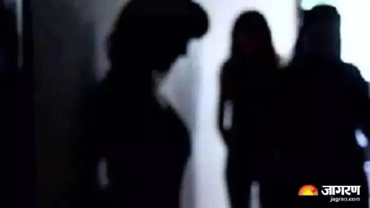 गाजियाबाद में इस इलाके के एक फ्लैट में चल रहा था देह व्यापार, पुलिस ने दो महिलाओं को छुड़ाया
