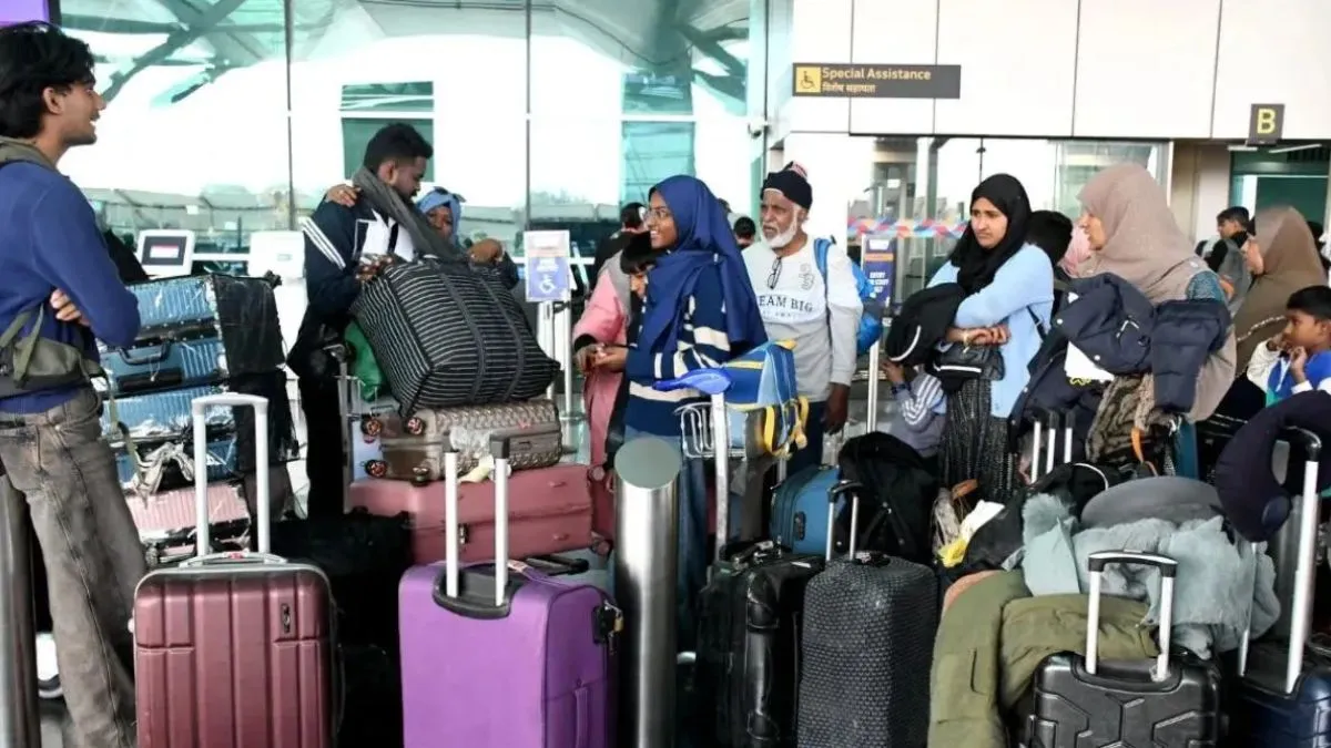 सरकार ने फिक्स किया फ्लाइट टिकट का रेट, फिर भी आसमान पर हैं दाम; मुनाफाखोरी में जुटीं एयरलाइंस
