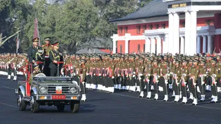 देहरादून स्थित भारतीय सैन्य अकादमी में पासिंग आउट परेड।