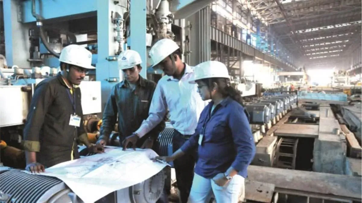 सेल कर्मियों पर लटकी छंटनी की तलवार, कर्मचारियों के कामकाज को लेकर कमेटी गठित