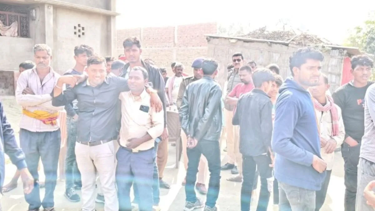 मझौलिया में बालू लदे ट्रक ने बाइक सवार वृद्ध महिला को कुचला, मौके पर मौत