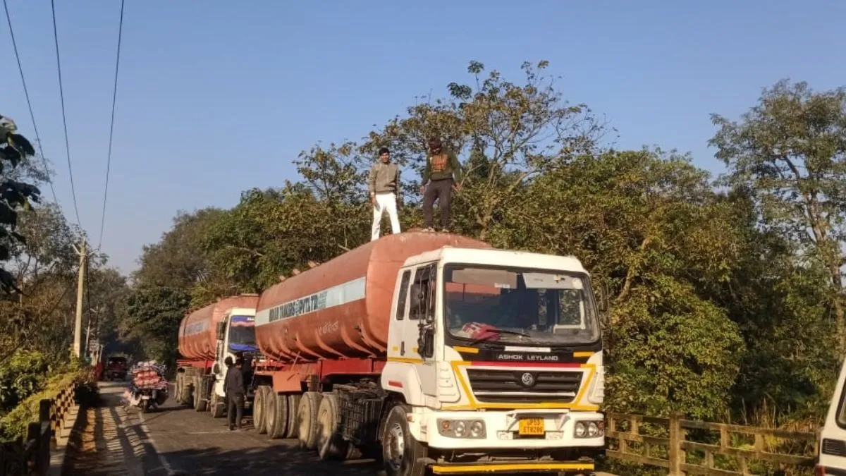 यूपी से बिहार में शराब तस्करी रोकने को सख्त चौकसी, सभी वाहनों की गहन तलाशी