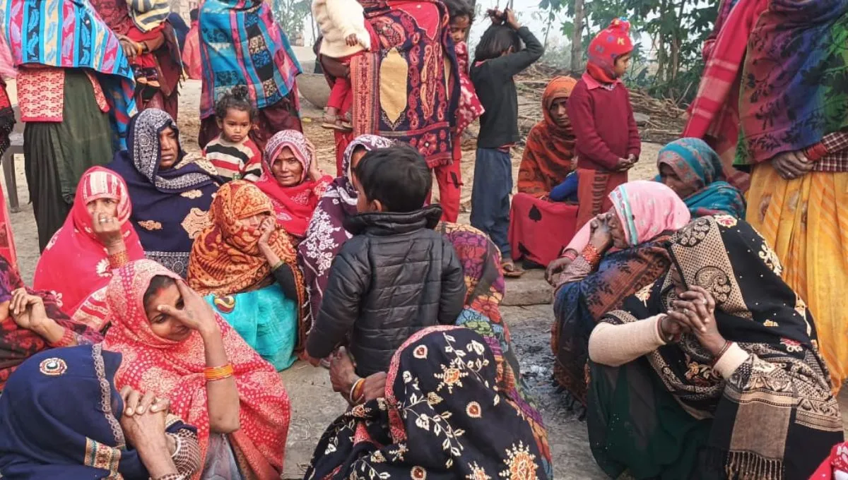 बहराइच में मां के पास सो रही थी बेटी, जबड़े में दबोच ले गया भेड़िया