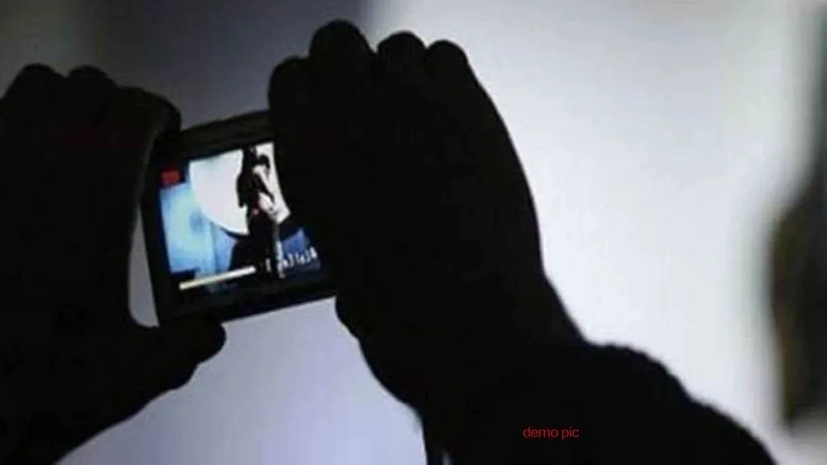 बाप-बेटे ने 'चाइल्ड पोर्नोग्राफी' वीडियो हैदराबाद में बेचे, साइबर सेल की शिकायत पर लखनऊ में धरे गए