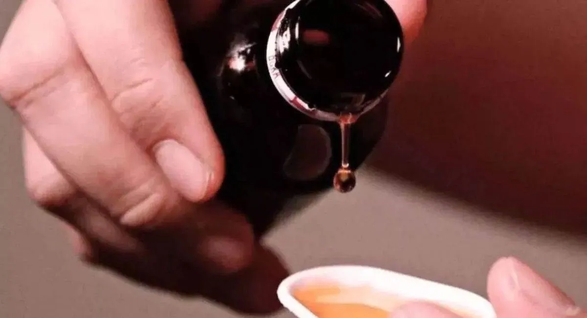 कोडीन युक्त सीरप की जांच में अभी और हो सकते हैं बेनकाब, दो फर्मों के संचालकों के खिलाफ दर्ज हो चुका है मुकदमा
