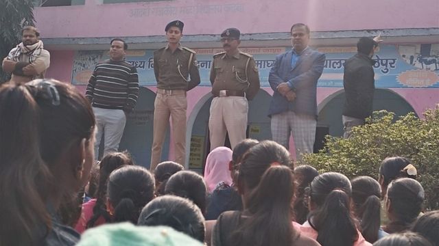 छात्राओं की सुरक्षा को लेकर पुलिस सख्त, स्कूल के आसपास मनचलों पर होगी कड़ी कार्रवाई
