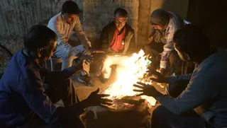 https://www.jagranimages.com/images/2025/12/13/article/image/upweatheraag-1765606298089_m.webp