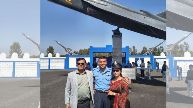 इंडियन एयरफोर्स में पायलट बने आयुष चाहर, माता-पिता विंग्स लगाकर हुए भावुक
