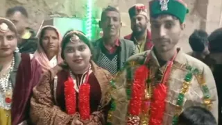 चंबा का युवक बांग्लादेश निवासी दुल्हन के साथ। जागरण