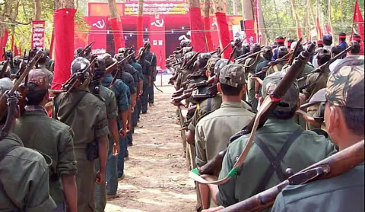 'खाने-पीने के लाले थे', MP में सरेंडर करने वाले माओवादियों ने बताई अंदर की बात; पुलिस को ड्रोन निगरानी का मिला फायदा
