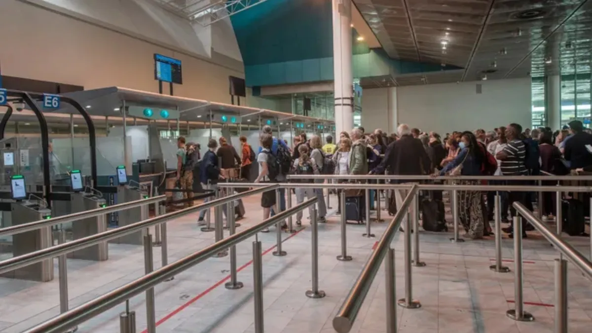 เคจเคเคฒเฅ เคตเฅเคเคพ เคเฅ เคธเคพเคฅ เคชเคนเฅเคเคเฅ 16 เคฌเคพเคเคเฅเคฒเคพเคฆเฅเคถเฅ เคจเคพเคเคฐเคฟเคเฅเค เคเฅ เคฆเคเฅเคทเคฟเคฃ เค
เคซเฅเคฐเฅเคเคพ เคจเฅ เคชเคเคกเคผเคพ, เคเคฒเฅเคฆ เคนเฅเคเคพ เคจเคฟเคฐเฅเคตเคพเคธเคจ เคจเคเคฒเฅ เคตเฅเคเคพ เคเฅ เคธเคพเคฅ เคชเคนเฅเคเคเฅ 16 เคฌเคพเคเคเฅเคฒเคพเคฆเฅเคถเฅ เคจเคพเคเคฐเคฟเคเฅเค เคเฅ เคฆเคเฅเคทเคฟเคฃ เค
เคซเฅเคฐเฅเคเคพ เคจเฅ เคชเคเคกเคผเคพ, เคเคฒเฅเคฆ เคนเฅเคเคพ เคจเคฟเคฐเฅเคตเคพเคธเคจ