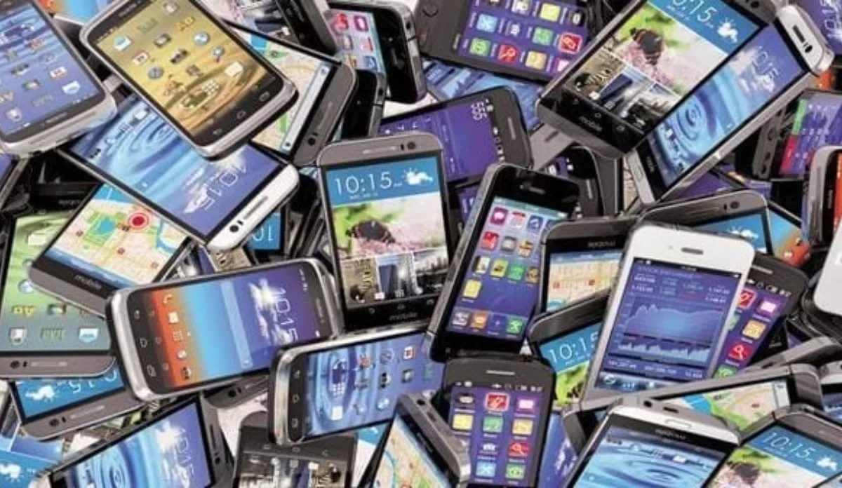 मोबाइल फोन की कीमतें भी तय करेंगी खुदरा महंगाई दर, नए साल में बदल रहा है आधार वर्ष