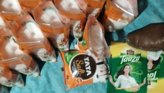 खोराबार में दो दुकानों पर छापा, सैकड़ों पैकेट जब्त,केस दर्ज। फोटो- इंटरनेट मीडिया