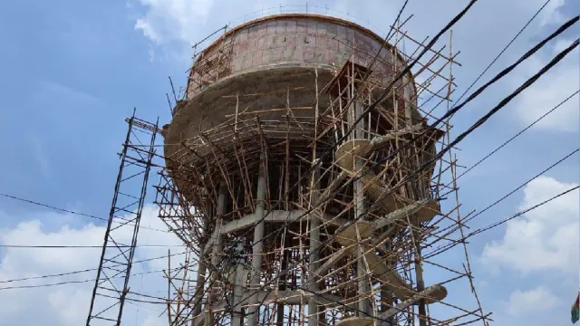 बस्ती में करोड़ों खर्च होने के बाद भी प्रदूषित जल पीने को मजबूर ग्रामीण, वाटर हेड टैंक का नहीं हुआ निर्माण
