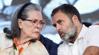 सोनिया गांधी और राहुल गांधी की फाइल फोटो।