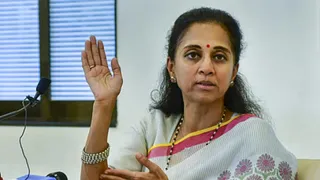सुप्रिया सुले ने EVM को लेकर कहा कि मैं चार बार इसी मशीन से चुनकर आई हूं।