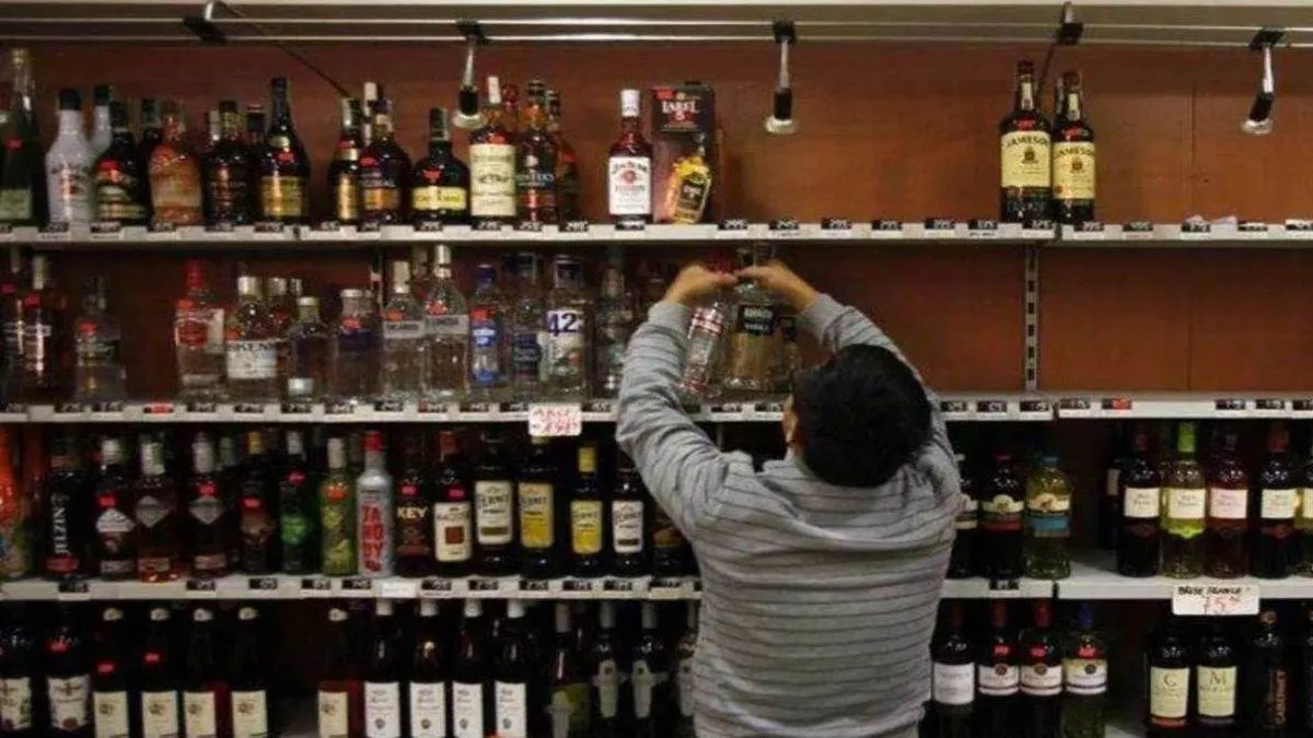 भुवनेश्वर में अवैध शराब कारोबार बेखौफ, आसानी से हो रही उपलब्ध पुलिस-आबकारी विभाग की कार्यशैली पर उठे सवाल
