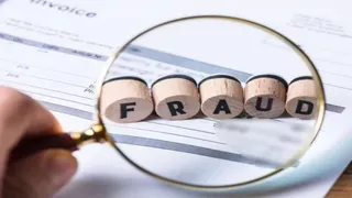 फर्जी हस्ताक्षर से सेंक्शन ऑर्डर जारी करने पर कर्मचारी को गिरफ्तार किया गया है। प्रतीकात्म्क फोटो