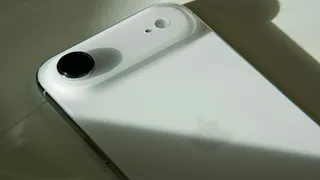 कथित iPhone Air 2 को लेकर डिटेल सामने आई है। Photo- iPhone Air.