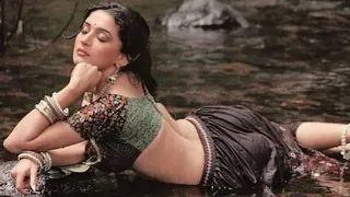 21 साल बड़े हीरो ने माधुरी के साथ किया था कुछ ऐसा!