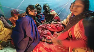 बंधक बनाकर लाखों की लूट