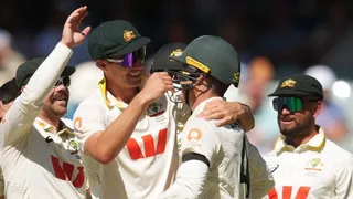 AUS vs ENG 3rd Test Day 2: कमिंस-नाथन ने इंग्लैंड को झकझोरा