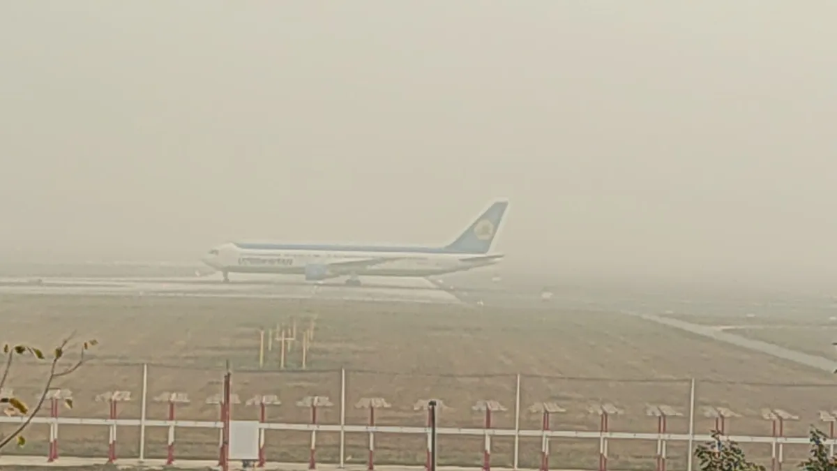 IGI एयरपोर्ट पर कोहरे का जबर्दस्त असर, विजिबिलिटी कम रहने से 150 उड़ानें रद; 4 इंटरनेशनल फ्लाइट्स भी शामिल
