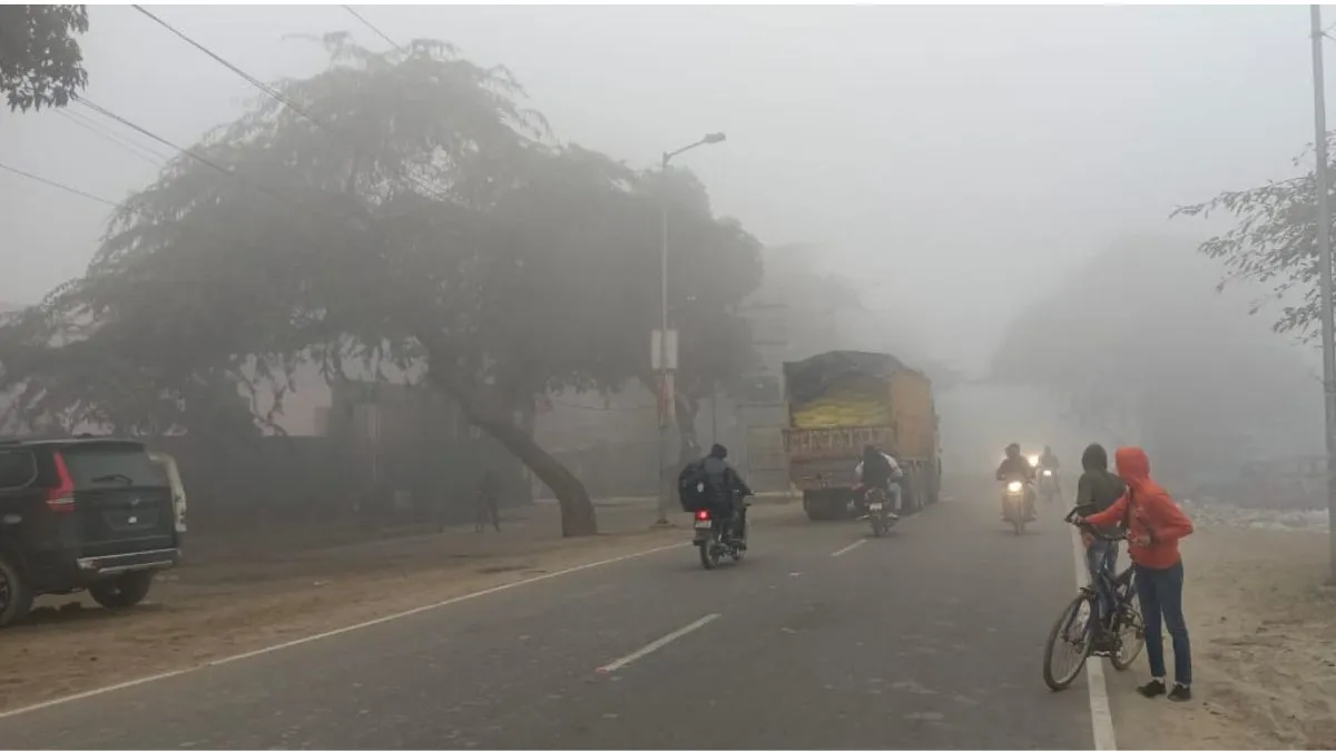 https://www.jagranimages.com/images/2025/12/19/article/image/Fog-and-Mist-Dainik-Jagran--1766130889995.jpg