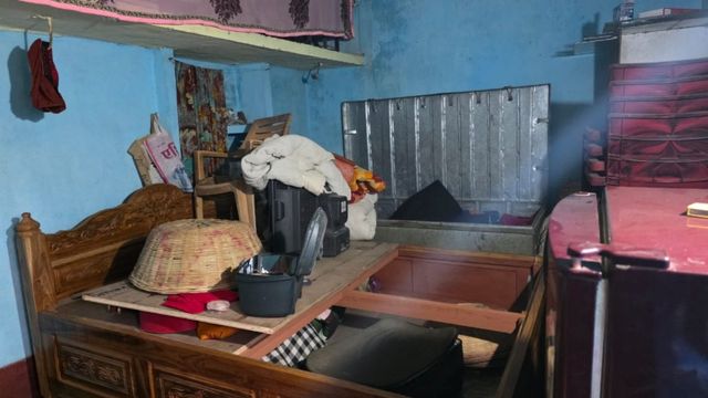 पड़ोसी के घरों को कुंडी लगाकर चोरों ने मचाया उत्पात, 15 लाख के जेवर और सामान लूटे

