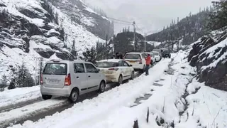 हिमाचल में स्नोफॉल शुरू (रोहतांग में हुई बर्फबारी)