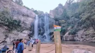 कोडरमा के जलप्रपातों पर सुरक्षा के इंतजाम भगवान भरोसे।