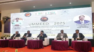उम्मीद 2025 में मंचासीन ईसीएल, बीसीसीएल और आइआइटी (आइएसएम) के अधिकारी।