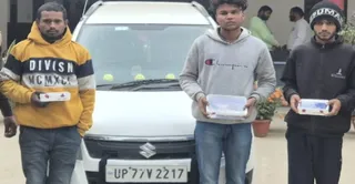 लूटपाट करने के आरोप में गिरफ्तार युवक। जागरण