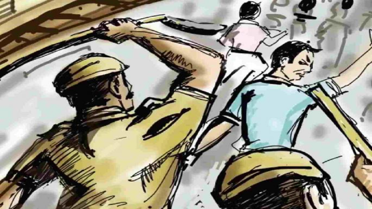 Dhanbad News: कापासारा में एसटीएबीजीएम कंपनी के समर्थन में पुलिस का लाठीचार्ज, एक सुरक्षाकर्मी घायल
