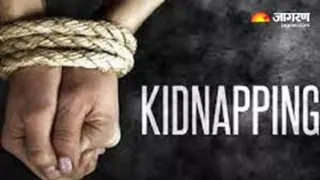 प्रयागराज के थरवई के रामनगर में अपह्त पान विक्रेता को फिरौती देकर परिवार के लोगों ने छुड़ाया।
