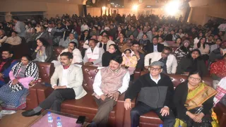 बिष्टुपुुर स्थित एक होटल में आयोजित जमशेदपुर लिटरेचर फेस्टिवल में मौजूद अतिंथिे।