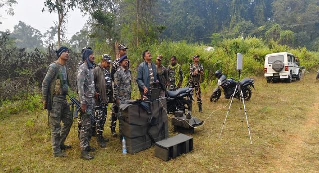 खरसावां के सीमावर्ती इलाकों में पुलिस ने ड्रोन से की अफीम खेती की जांच
