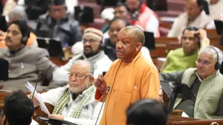 UP Assembly Session LIVE Update: विधानसभा में कफ सिरफ पर बोलते हुए मुख्यमंत्री योगी आदित्यनाथ। सोर्स-ANI