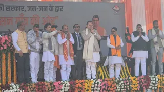ताड़ीखेत के श्रद्धानंद मैदान में आयोजित सभा में मौजूद सीएम पुष्कर सिंह धामी।