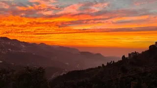 पहाड़ों की रानी मसूरी में कुछ ऐसा रहता है सुबह का नजारा।