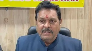 प्रेस कान्फ्रेंस में अपनी बात रखते पूर्व विधायक सुरेश राठौर: जागरण