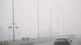 तीन मॉनिटरिंग स्टेशनों में एक्यूआई 400 के पार।