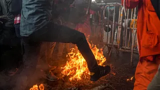 बांग्लादेश में पत्रकारों को जिंदा जलाने की साजिश (फोटो-पीटीआई)