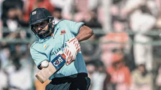 विजय हजारे ट्रॉफी में शॉट खेलते रोहित शर्मा। फोटो- सोशल मीडिया
