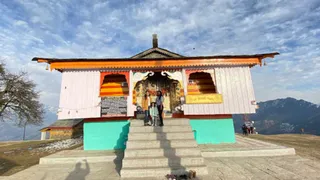 कुल्लू स्थित बिजली महादेव मंदिर। जागरण आर्काइव