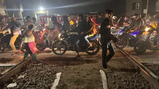 इशाकचक-भीखनपुर रेलवे समपार पर जाम