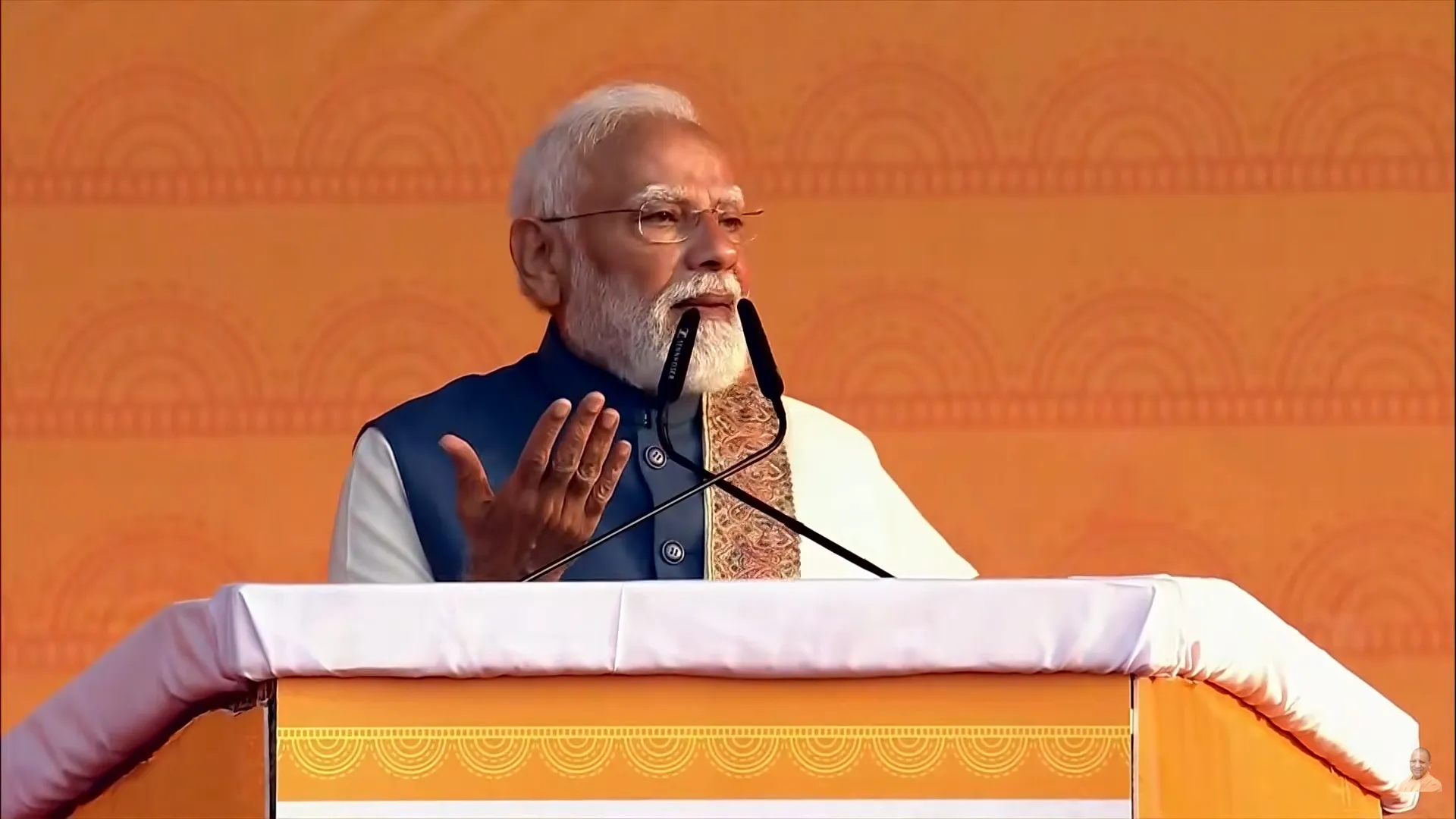 PM Modi in Lucknow LIVE updates: पीएम मोदी ने देश को समर्पित किया 'राष्ट्र प्रेरणा स्थल', पढ़ें लाइव अपडेट्स
