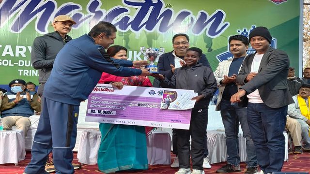 अंतरराष्ट्रीय प्रतिभा का जलवा... बंगाल के अंडाल में मैराथन दौड़ में केन्या की महिला धावक रही अव्वल