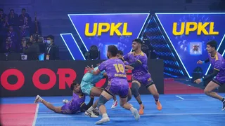 लखनऊ और मिर्जापुर के बीच मैच का दृश्य